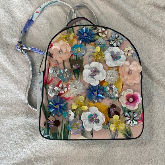 flower backpack - Picture 5 of 6